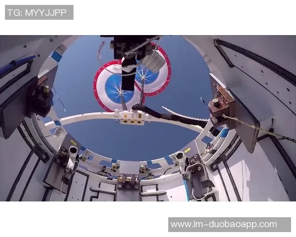 太阳报报道格伊飞机降落前突发状况紧急中止降落引发关注