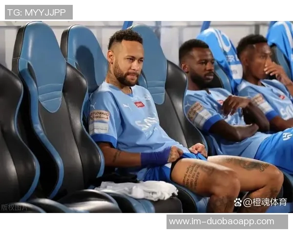 内马尔荣获巴甲12月最佳射手并向青少年捐赠九双运动鞋传递爱心