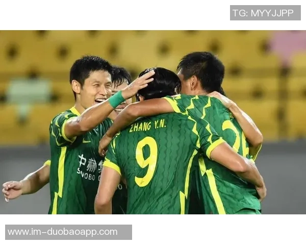 拉米罗首次公开带队训练分组对抗战术布局引关注